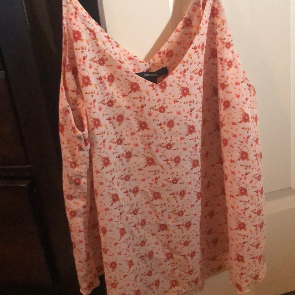 Size Large spring flowered tank